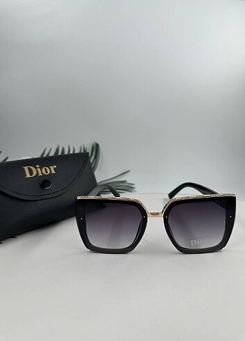 Christian Dior güneş gözlüğü 