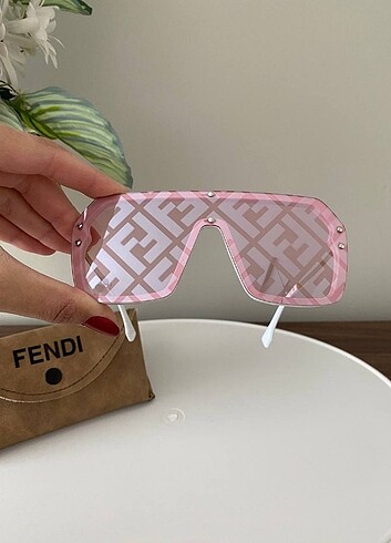 Fendi güneş gözlüğü 