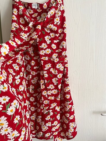 Kırmızı etek - Görsel 3