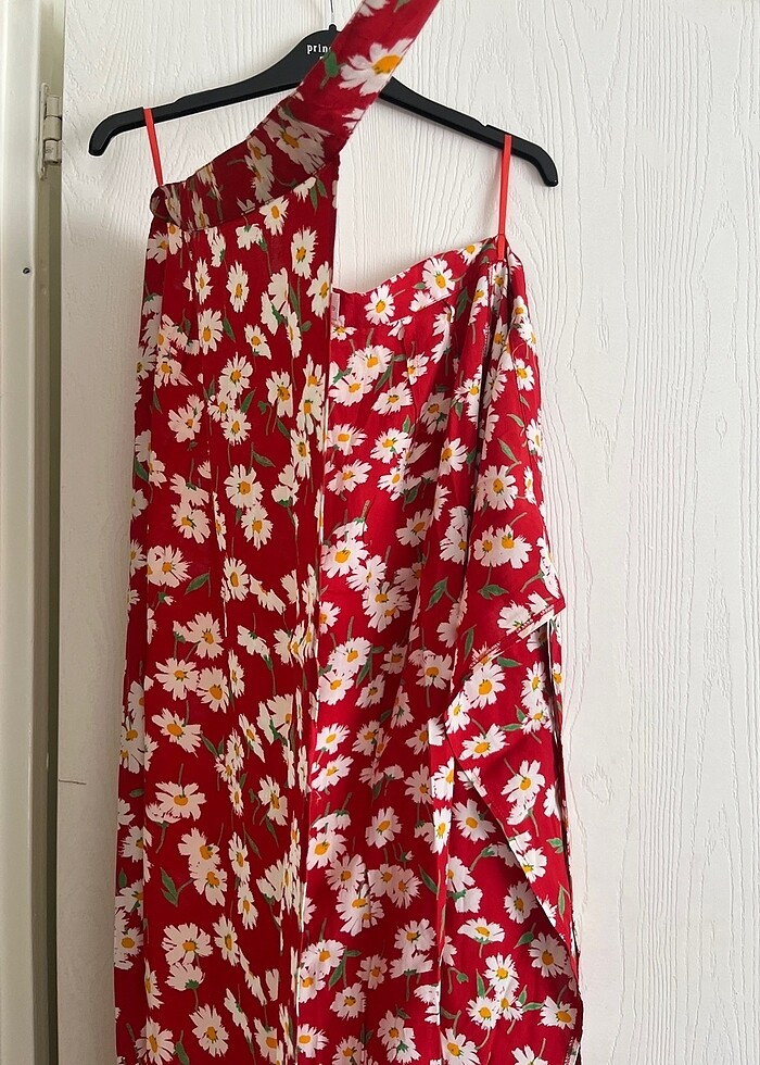 Kırmızı etek - Görsel 5