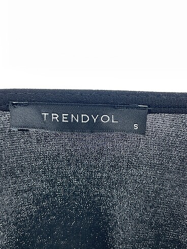 s Beden siyah Renk Trendyol & Milla Bluz %70 İndirimli.