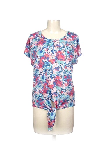 Diğer T-shirt %70 İndirimli.