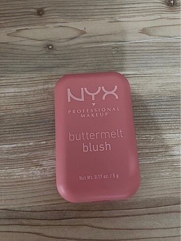 Nyx Buttermelt Allık 02