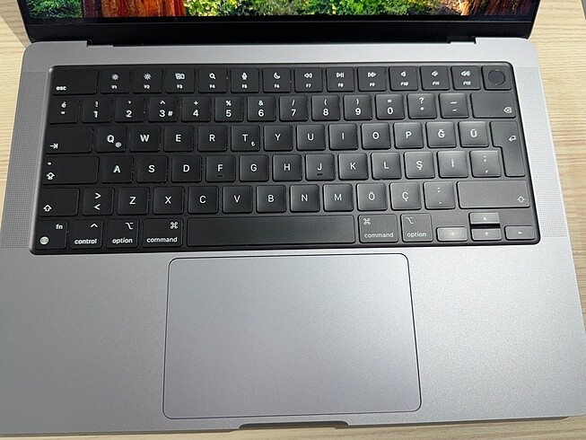 Apple MacBook Pro M1 Pro 14 8/16 garantili