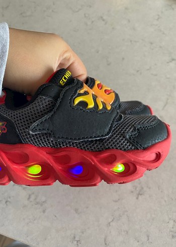 Kırmızı ateş Desenli Erkek Çocuk Spor Ayakkabı - Görsel 2