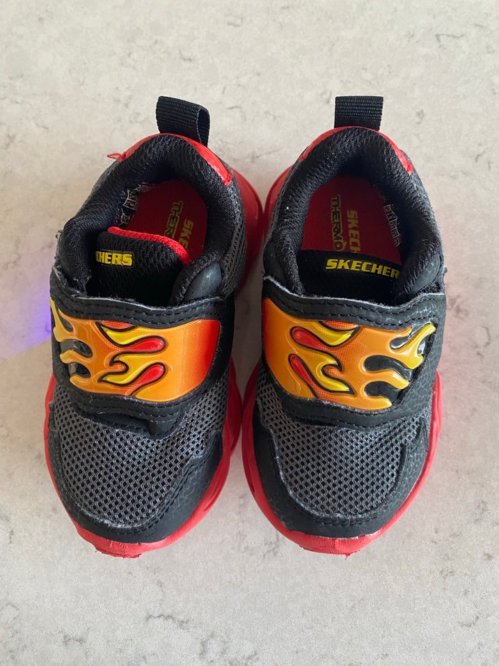 Kırmızı ateş Desenli Erkek Çocuk Spor Ayakkabı - Görsel 3