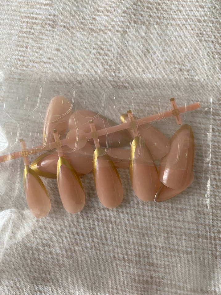 Bej Pastel Tırnak Süslemeleri - Görsel 2