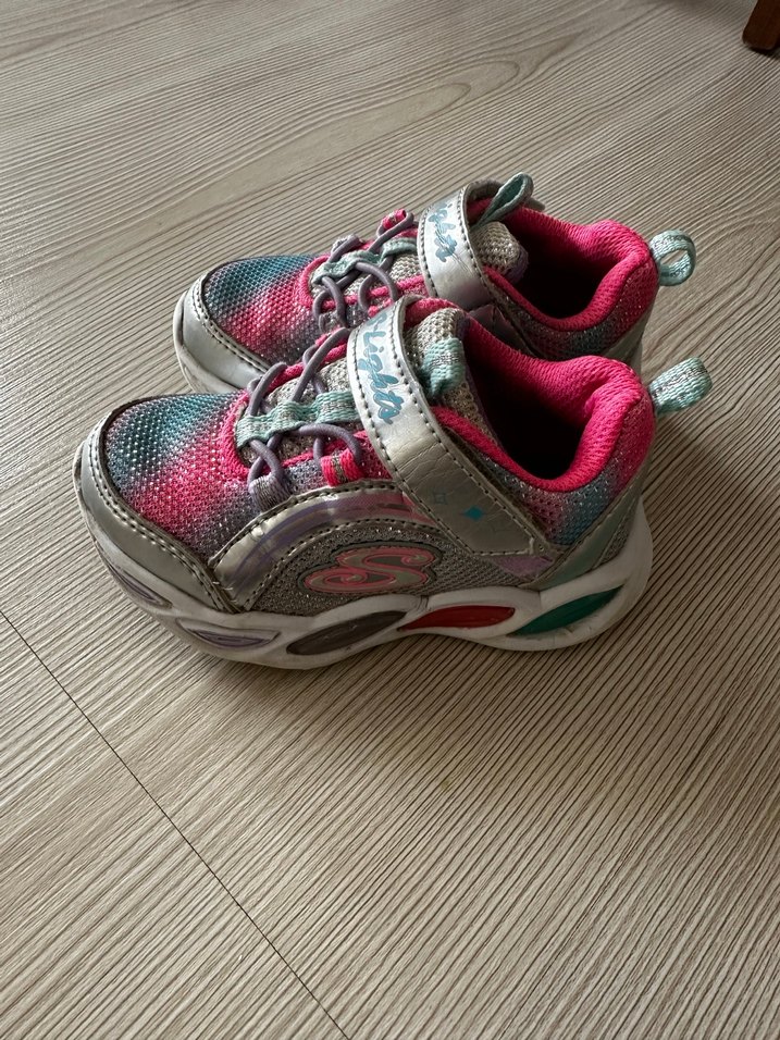 Skechers bebek ayakkabısı 22 numara - Görsel 2