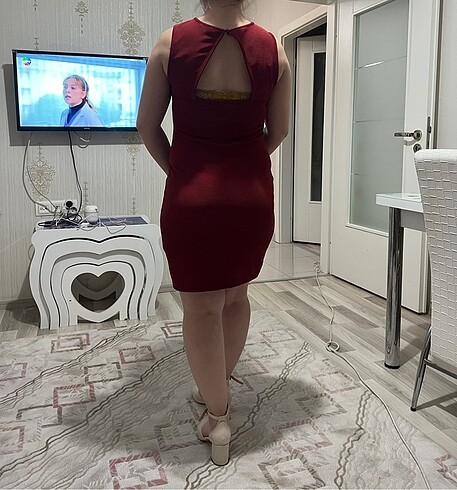 Kırmızı gece elbisesi - Görsel 2