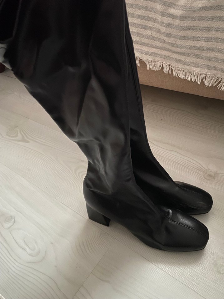 Siyah Deri Dizüstü Çizme - Görsel 2