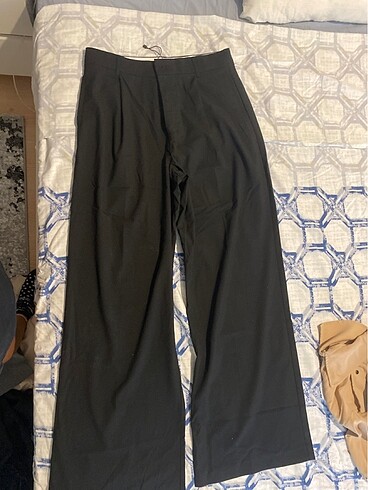 Zara siyah dökümlü pantalon