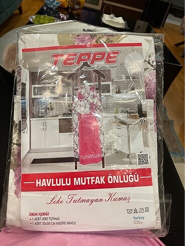 Teppe havlulu mutfak önlüğü