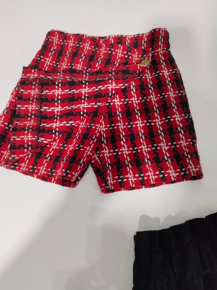 Düğmeli Kırmızı Ekose Mini Etek 2 4 yaş arası - Görsel 3