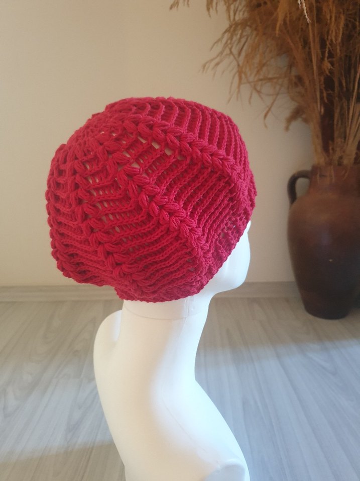 Kırmızı Örgü Kadın Şapka 
4 mevsimdir
coton ip ile örülmüştür - Görsel 4