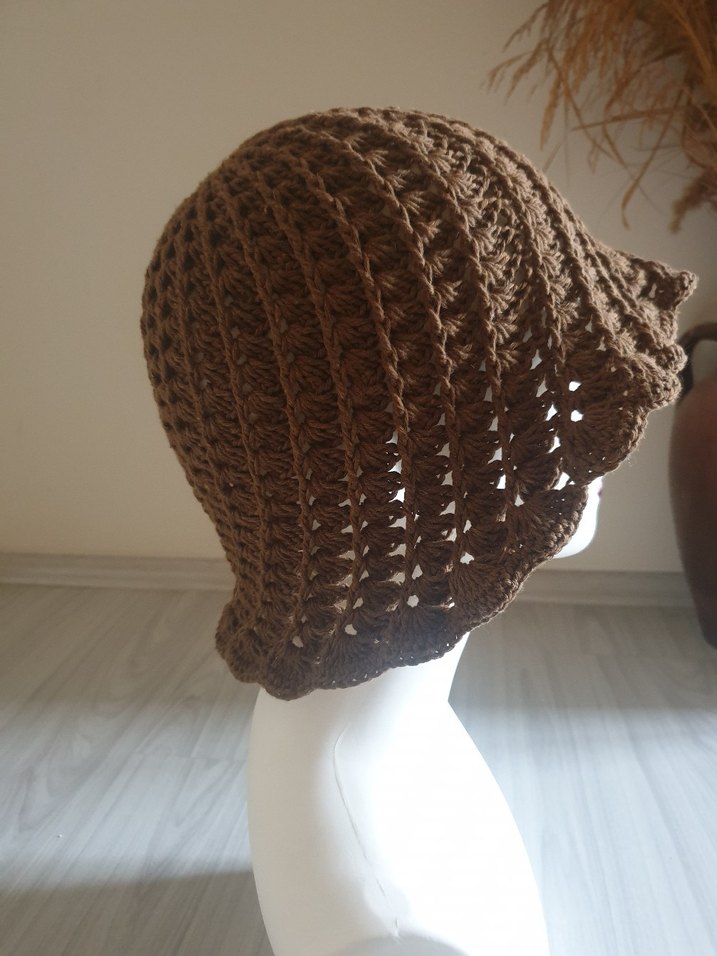 Kahverengi Örgü Kadın sapka
coton ip ile örülmüştür 
4 mevsimdir - Görsel 3