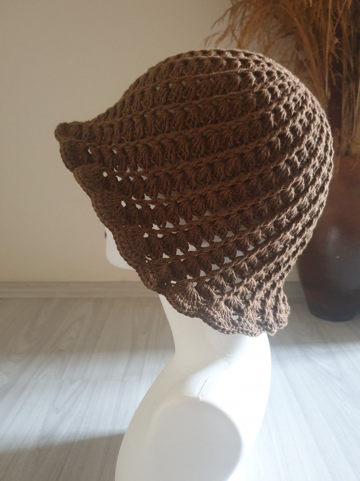 Kahverengi Örgü Kadın sapka
coton ip ile örülmüştür 
4 mevsimdir - Görsel 5
