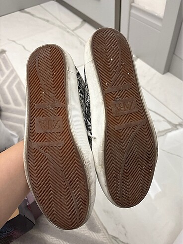 40 Beden Zara yılan derisi ayakkabı