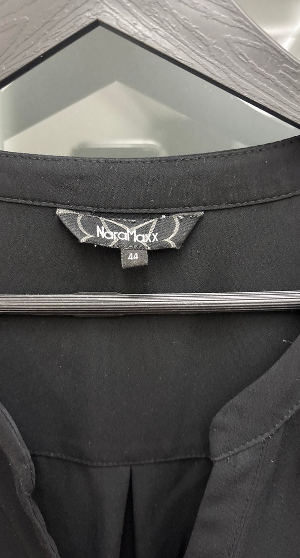 Siyah V Yakalı Uzun Kollu Kadın Gömlek - Görsel 2