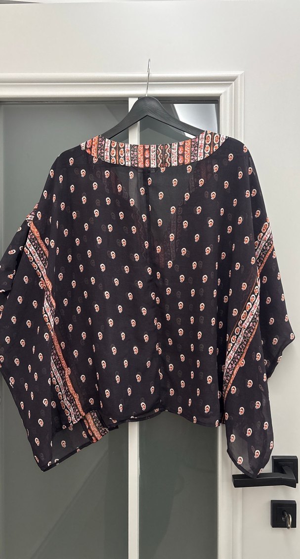 Bohem V Yaka Düğmeli Kadın Bluz - Görsel 4