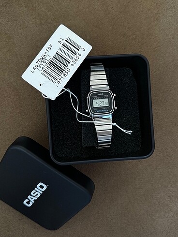 Orijinal Casio mini retro dijital saat