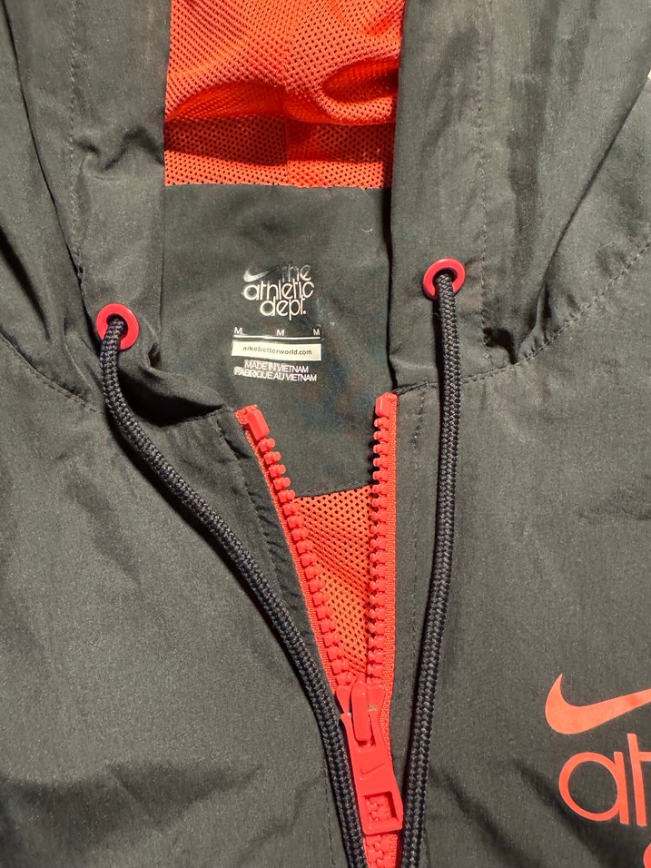 Kapüşonlu Siyah Ceket - Görsel 3