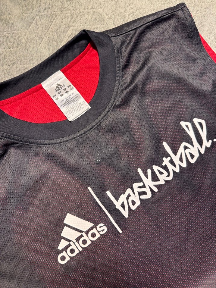 Siyah Adidas Basketbol Kolsuz Spor Tişörtü - Görsel 2