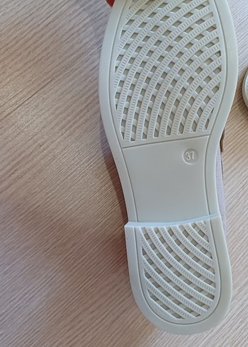 Diğer Bej Süet Zincir Detaylı Kadın Loafer