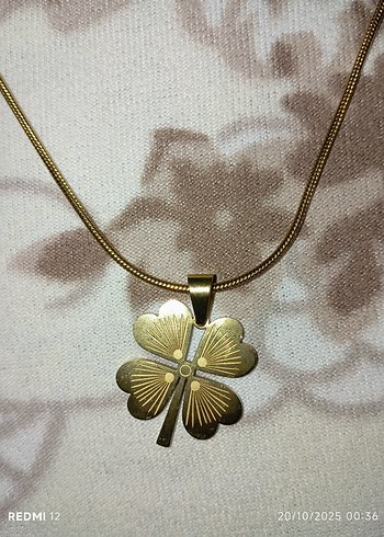 Uzun Zincirli Altın Renkli Dört Yapraklı Yonca Kolye - Görsel 3