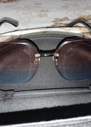 Kemer Detaylı Siyah Gotik Kadın Gözlüğü - Görsel 3