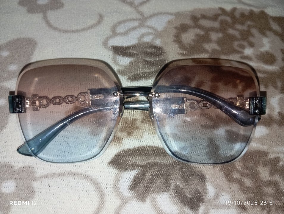 Kemer Detaylı Siyah Gotik Kadın Gözlüğü - Görsel 2