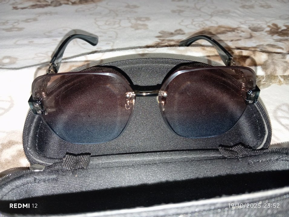 Kemer Detaylı Siyah Gotik Kadın Gözlüğü - Görsel 3