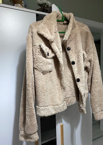 Düğmeli Bej Peluş Midi Ceket