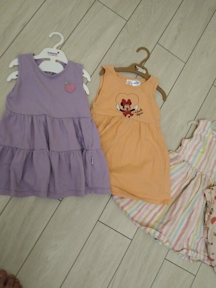 Kızlar için pastel renkli kolsuz fırfırlı elbise - Görsel 4