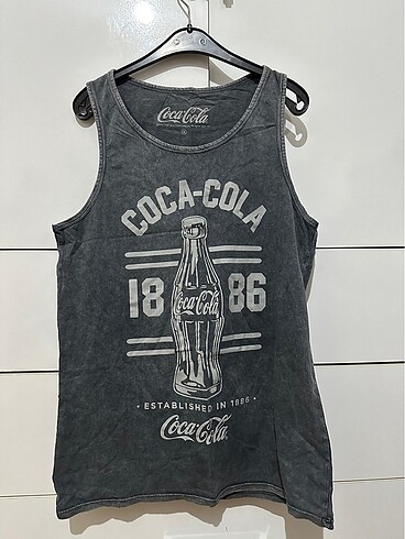 Coca cola tshirt