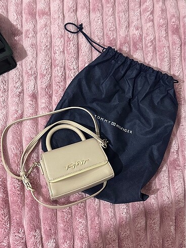 Tommy Hilfiger Tommy hilfiger mini el çantası - çıkarılabilir uzun askılı çapra