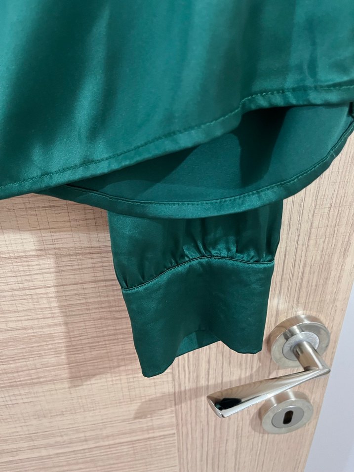 Drapeli Yüksek Yaka Yeşil Kadın Bluz - Görsel 3