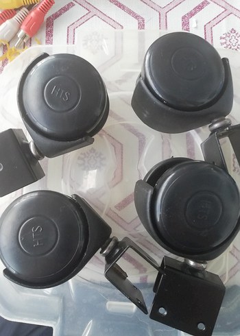 Diğer Siyah Mobilya Tekerlekleri 4'lü Set