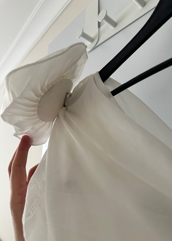 Tüllü beyaz elbise - Görsel 4