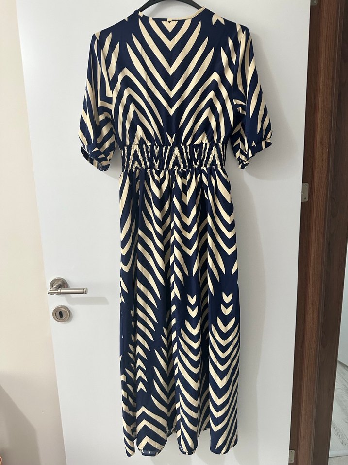 Uzun Desenli Piliseli Mavi Elbise - Görsel 2