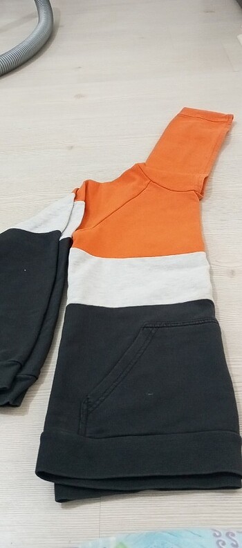 10 Yaş Beden Toplu takım 5tane sweatshirt 1tane pantolon