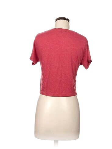 s Beden Pull and Bear T-shirt %70 İndirimli.