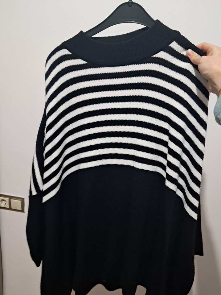 Siyah Beyaz Çizgili Salaş Kadın Kazak - Görsel 2