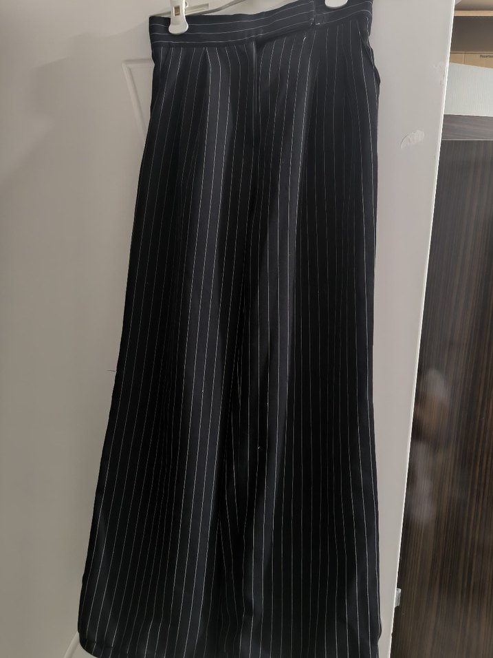 Kadın Siyah Çizgili Pliseli Kumaş Pantolon - Görsel 2
