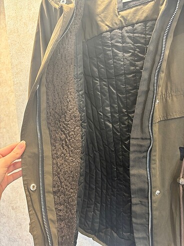 l Beden haki Renk Bershka Mont