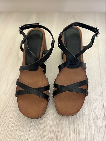 H&M blok topuklu sandalet - Görsel 6