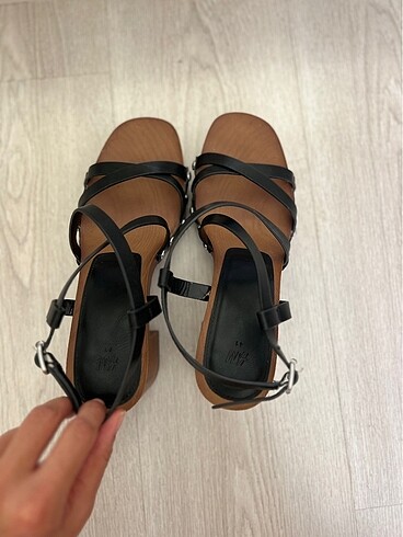 H&M blok topuklu sandalet - Görsel 7