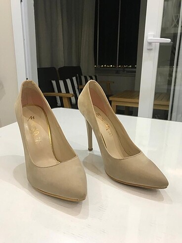 37 Beden Stiletto