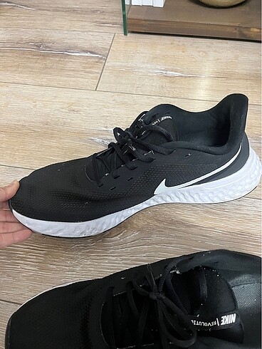 45 Beden Nike spor ayakkabısı