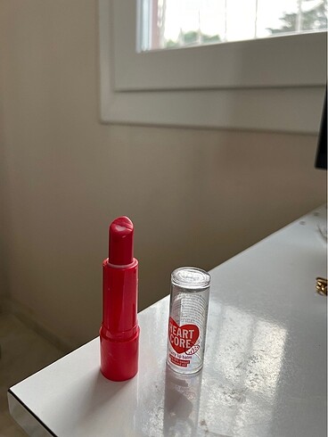 Essence lip balm