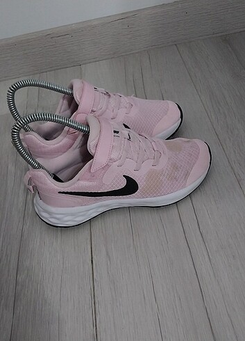 Nike kız çocuk spor ayakkabı 